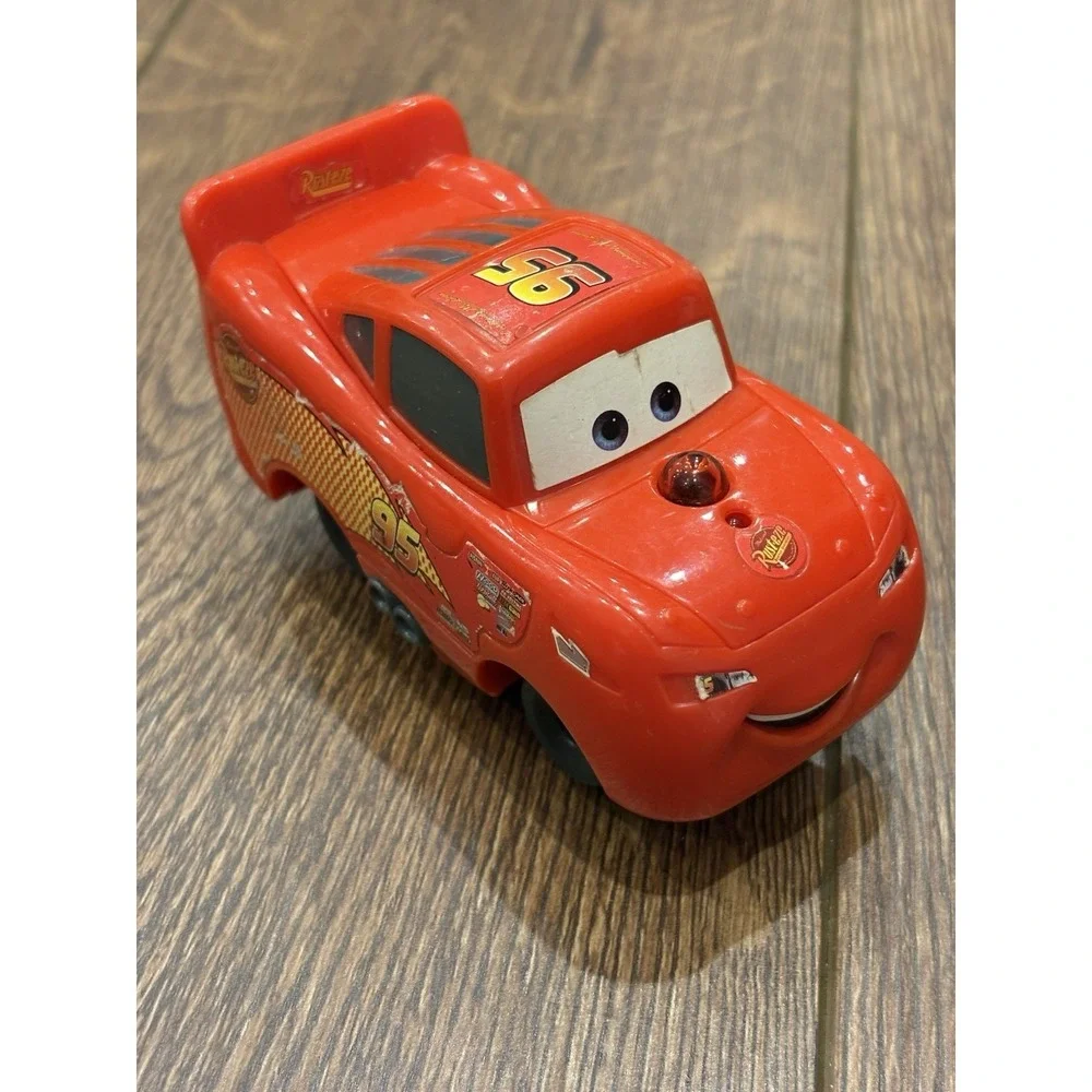 GEOTRAX Disney Pixar Cars Lightning McQueen Sarge Flo No Remote Fisher- Price
